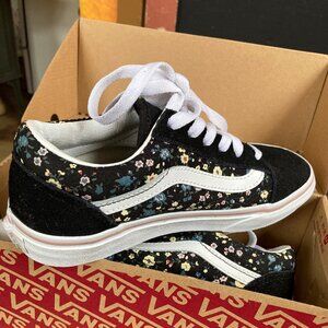 Brand New Kids Vans Old Skool Sneakers Size 2.5